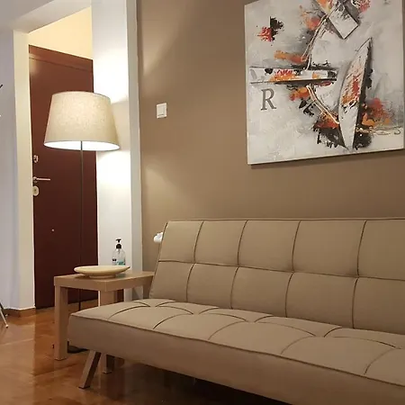 Apartament Petrol Apartment- Center, 4 Bd, 1 Bath Ateny