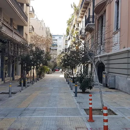Petrol Apartment- Center, 4 Bd, 1 Bath Apartament *